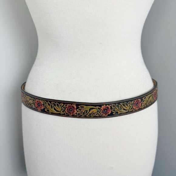 UNBRANDED | Floral Tooled Cow Hide Leather Belt Eagle Buckle Women’s Size S/M